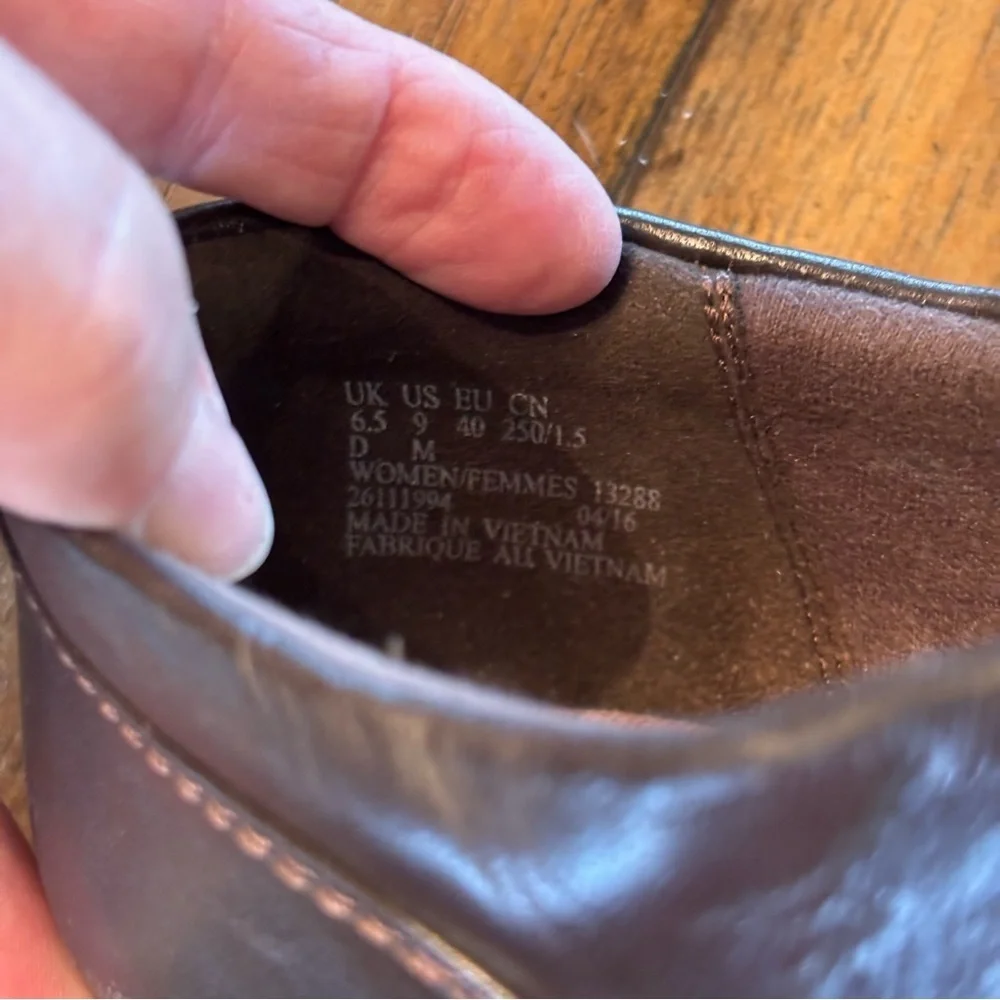 Clarks Everlay Coda Slip On Shoes in Dark Brown,size 9,Comfortable Walking Work